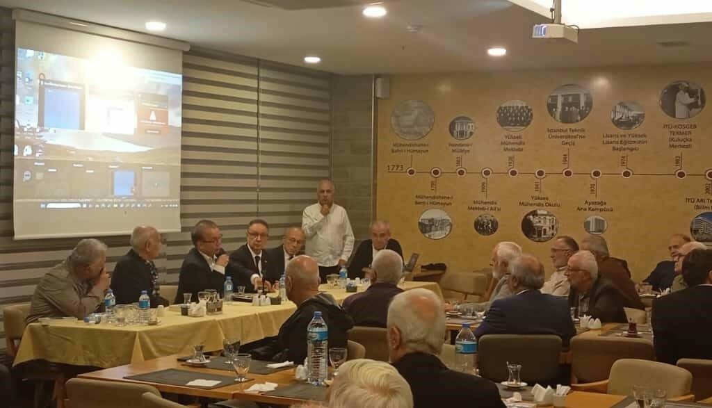 BİSAG’da Prof. Dr. Erkin Emet’ten Doğu Türkistan gerçeği Bursa Stratejik Araştırmalar Grubu’nun (BİSAG) 286. toplantısı, Ekim ayı grubunun