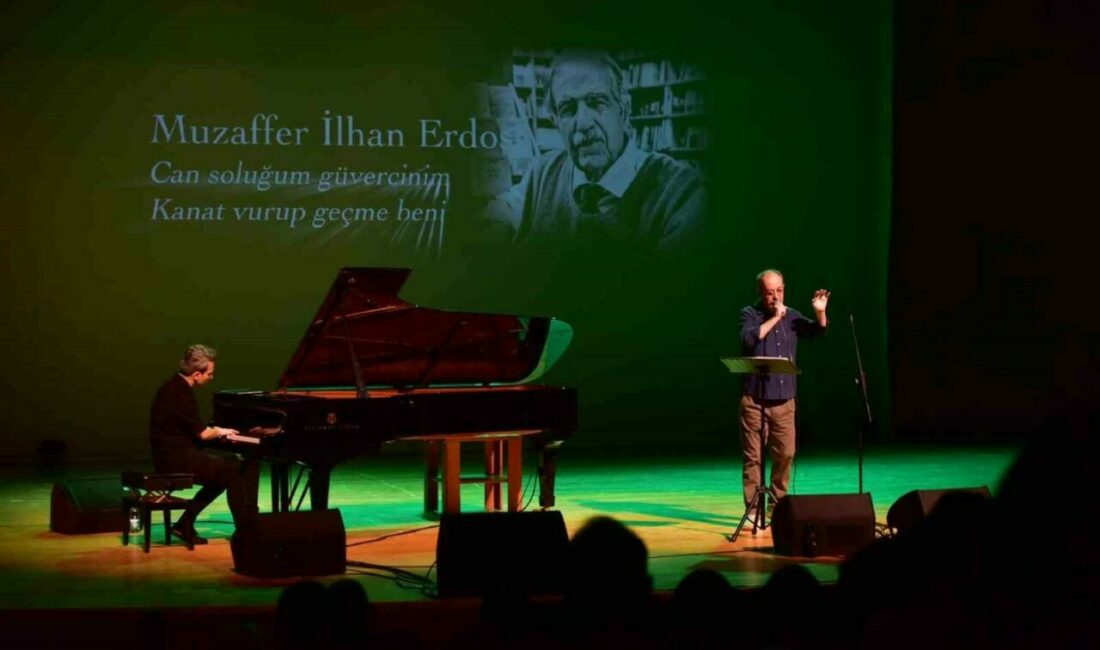 Bursa festivali, edebiyat ve müziği aynı sahnede buluşturdu Bursa Kültür Sanat ve Turizm Vakfı (BKSTV) tarafından düzenlenen 63.