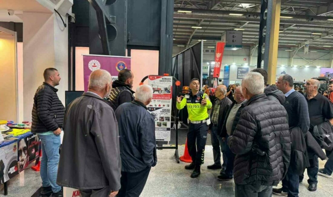 Bursa Tarım ve Hayvancılık Fuarı’nda jandarmadan traktör sürücülerine trafik eğitimi Bursa İl Jandarma Komutanlığı’na bağlı Trafik Şube Müdürlüğü ve Trafik