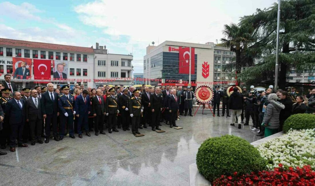 Bursa Valisi Ayyıldız: “Cumhuriyetin 102. kuruluş yıl dönümünü coşku ve gururla yaşıyoruz” Cumhuriyetin 102. kuruluş yıl dönümünü coşku ve gururla hep birlikte
