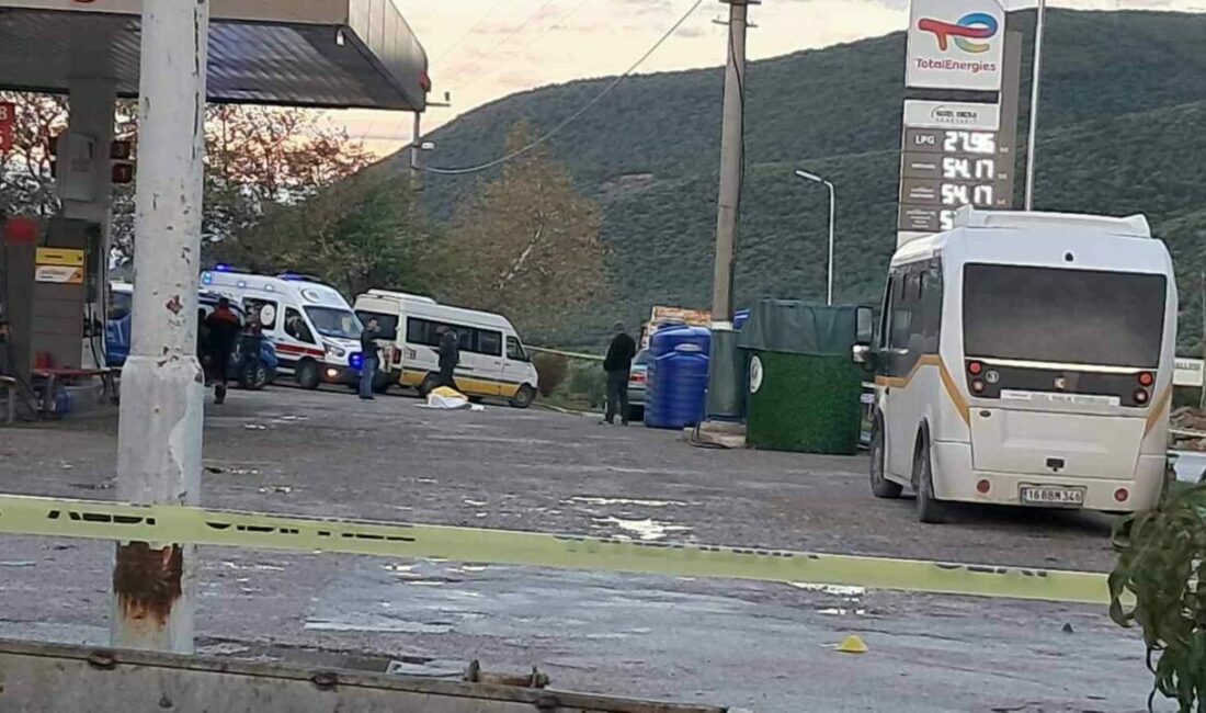 Bursa’da benzinlikte silahlı çatışma: 1 ölü, 1 yaralı Bursa’nın İznik ilçesinde sabah saatlerinde bir benzinlikte çıkan silahlı çatışmada