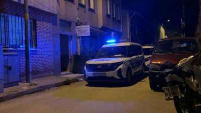 Bursa’nın İnegöl ilçesinde bir apartman dairesinde 20 yaşlarındaki genç ölü