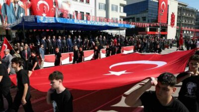Bursa’da da 29 Ekim Cumhuriyet Bayramı’nın 102. yılı büyük coşkuyla