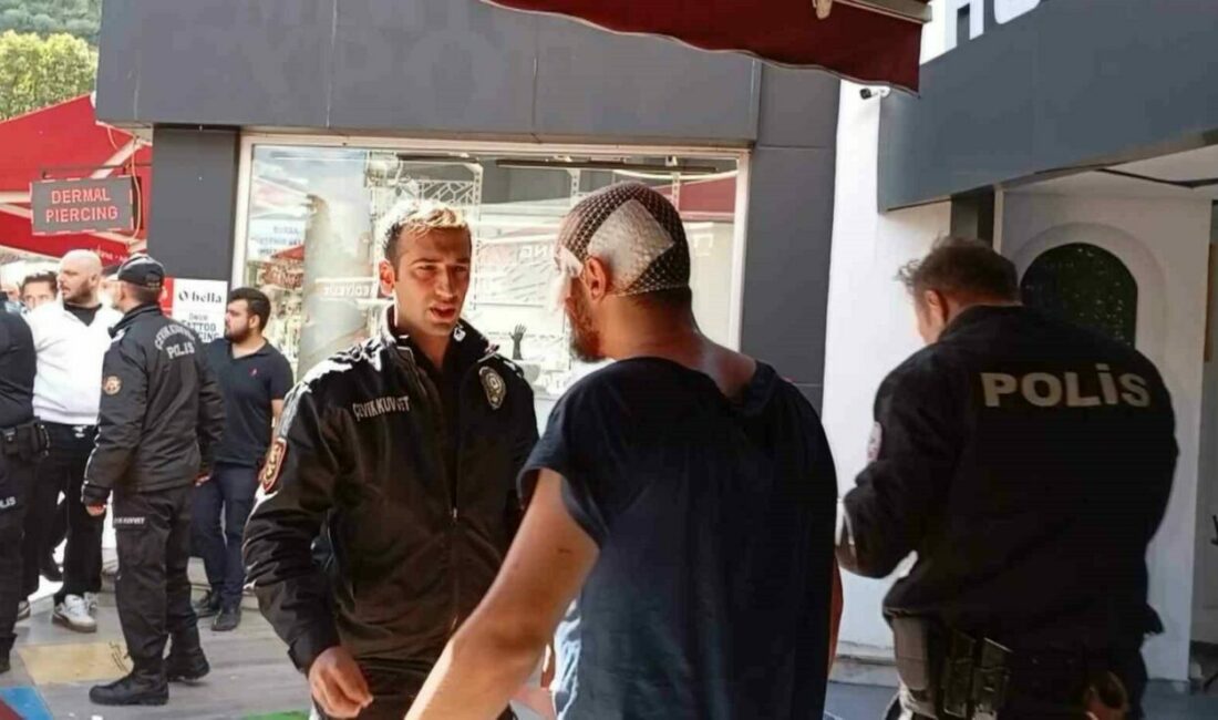 Bursa’da esnaf kavgası kanlı bitti Bursa’nın Osmangazi ilçesinde iki esnaf arasında çıkan tartışma kısa sürede