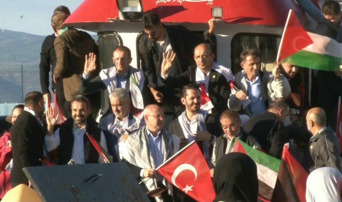 Bursa’da İsrail’in engelleyerek, aktivistleri alıkoyduğu Sumud Filosu’na ve Filistin’e destek