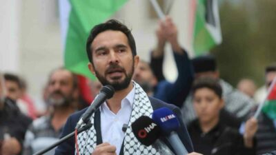 Bursa’da, “Aksa Tufanı” operasyonunun yıldönümü dolayısıyla düzenlenen yürüyüşte Filistin’e destek