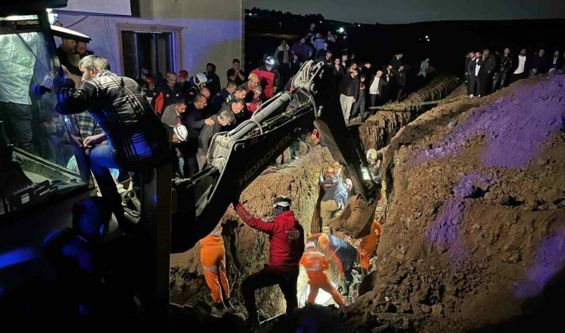 Bursa’nın Mudanya ilçesinde yeni yaptıkları evlerine kanalizasyon çukuru kazarken göçük