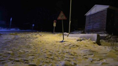 Uludağ’da sağanak yağışların ardından etkisi gösteren kar yağışı ile birlikte,