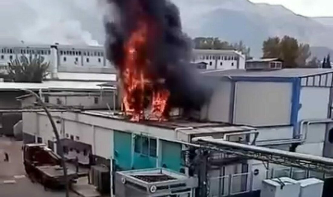 Bursa’nın Gürsu ilçesinde sabahın ilk saatlerinde bir fabrikada çıkan yangın