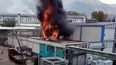 Bursa’nın Gürsu ilçesinde sabahın ilk saatlerinde bir fabrikada çıkan yangın