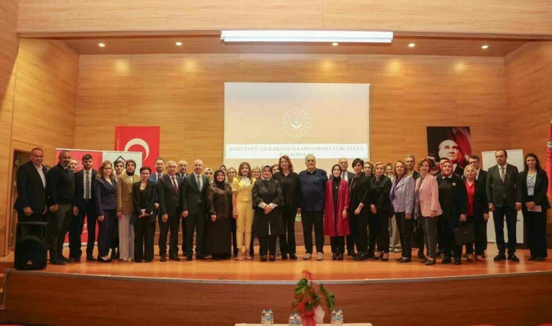 Bursa’da “Koruyucu Aile Güçlendirme Toplantısı” Nilüfer’de gerçekleştirildi Cumhurbaşkanı Recep Tayyip Erdoğan’ın eşi Emine Erdoğan’ın himayelerinde yürütülen “Toplum
