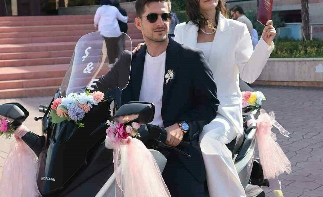 Bursa’da Şule Albayrak Çağın ve Emre Çağın çifti dünya evine