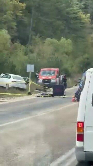 Bursa’da otomobil ile motosiklet kafa kafaya çarpıştı: 1 ölü, 1 yaralı Bursa’da Orhaneli yolu üzerinde meydana gelen trafik kazasında otomobil ile