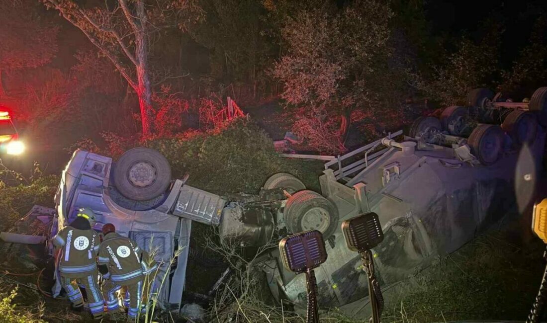 Bursa’da tır şarampole yuvarlandı: 2 yaralı Bursa’da tırın şarampole yuvarlandığı kazada 2 kişi yaralandı. Kaza, saat