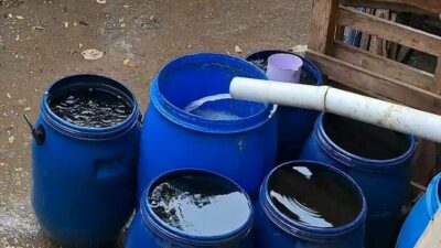 Bursa’nın İznik ilçesindeki vatandaşın, yağmur sularının boşa akmaması için gösterdiği