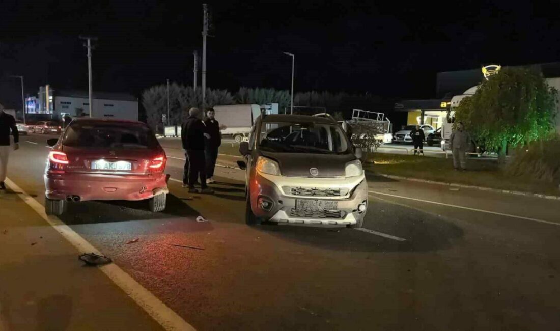 Bursa’da zincirleme kaza: 3 yaralı Bursa’nın İnegöl ilçesinde meydana gelen zincirleme kazada 1’i ticari araç