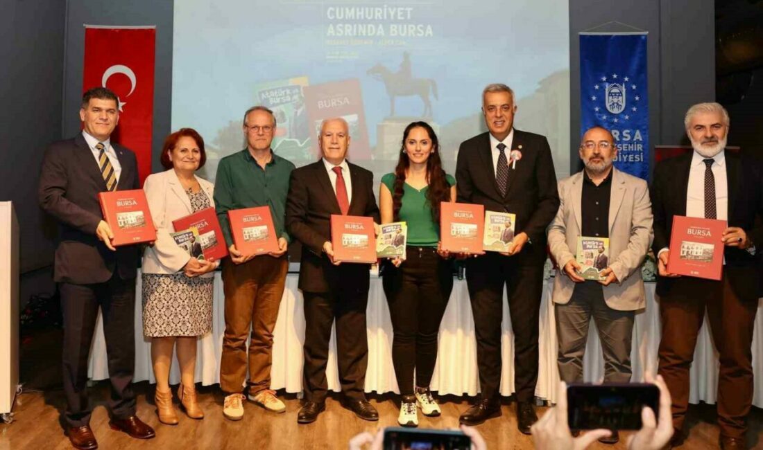 Bursa’nın ’Cumhuriyet’ belleği Cumhuriyet coşkusunu kültürel bir kazanıma dönüştüren Büyükşehir Belediyesi, Bursa’nın tarihine