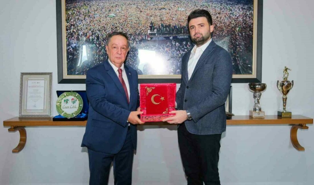 Bursaspor’a verilen cezaya tepkiler dinmiyor Büyük Birlik Partisi Genel Başkan Yardımcısı Ekrem Alfatlı, Bursaspor’a verilen