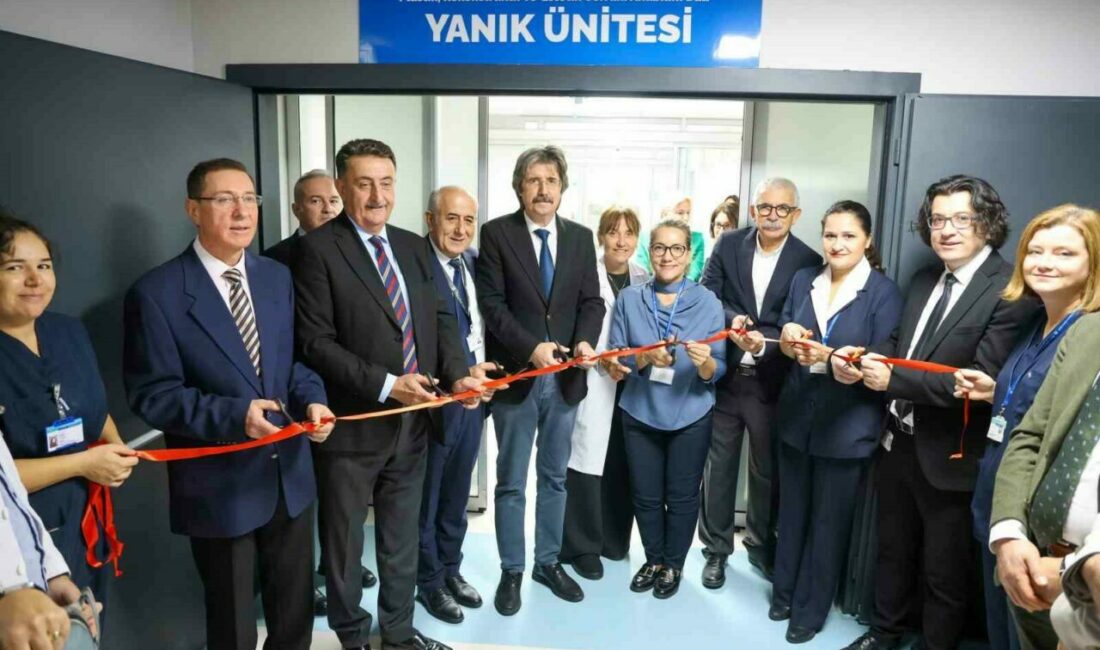 BUÜ Hastanesi’nin yenilenen Yanık Ünitesi hizmete açıldı Bursa Uludağ Üniversitesi (BUÜ) Hastanesinde, bir süreliğine hizmetlerine ara veren