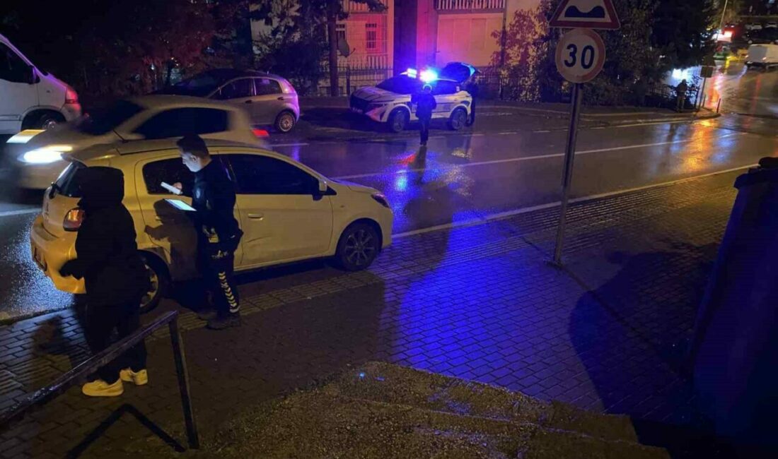 Çarpıp kaçtı Bursa’nın Mudanya ilçesi Ömerbey Mahallesi’nde meydana gelen kazada, bir araç