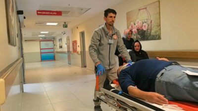 Bursa’nın İnegöl ilçesinde meydana çarpışmanın etkisiyle, kanala uçan kamyonetteki 5