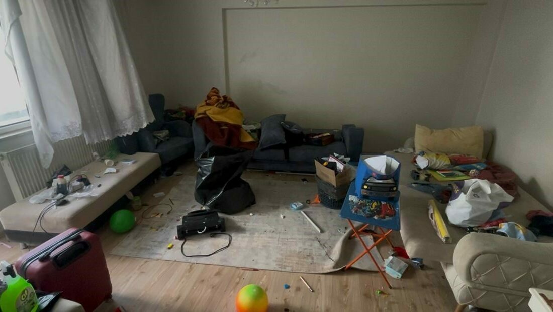 Bursa’da 5 katlı bir apartmanın en üst katından yayılan kötü