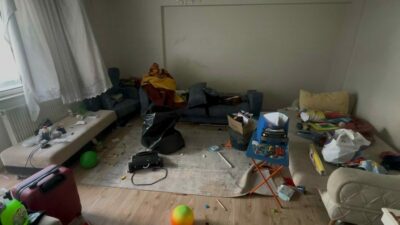 Bursa’da 5 katlı bir apartmanın en üst katından yayılan kötü