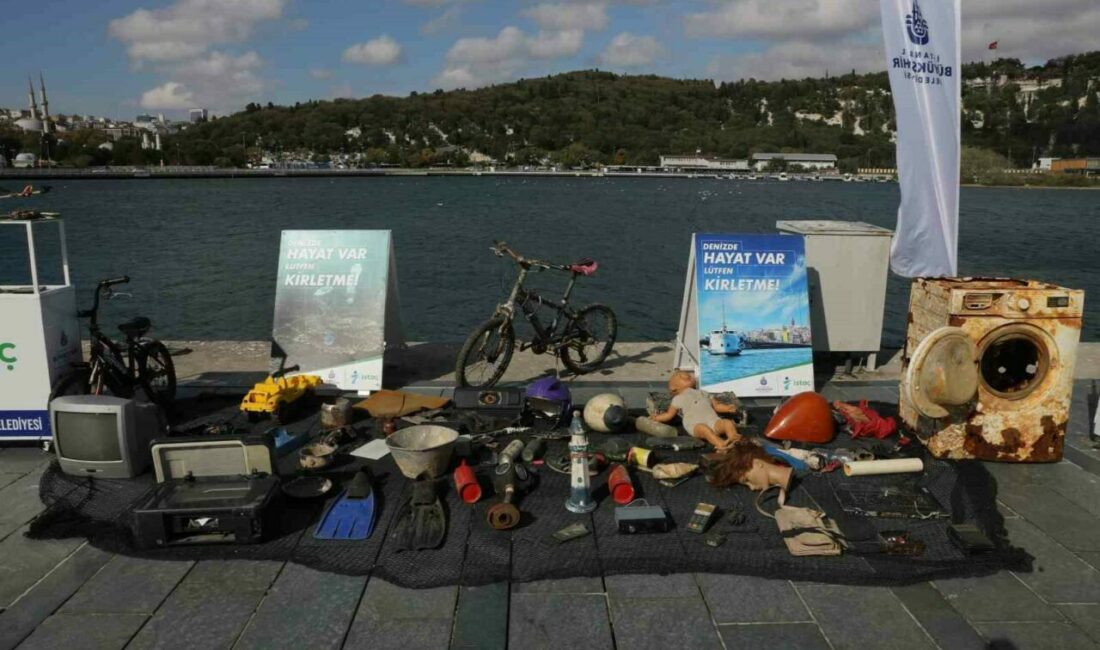 Denizden çıkan atıklar, görenleri hayrete düşürdü Bursa Büyükşehir Belediyesi’nin, Marmara Denizi’nden ve sahillerden toplanan atıklarla hazırladığı