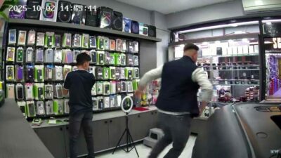 Marmara Denizi’nde öğle saatlerinde yaşanan deprem Bursa’da da hissedildi. Orhangazi