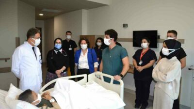 Bursa Şehir Hastanesi’nde doğuştan genetik hastalığı nedeniyle 3 yıldır diyaliz