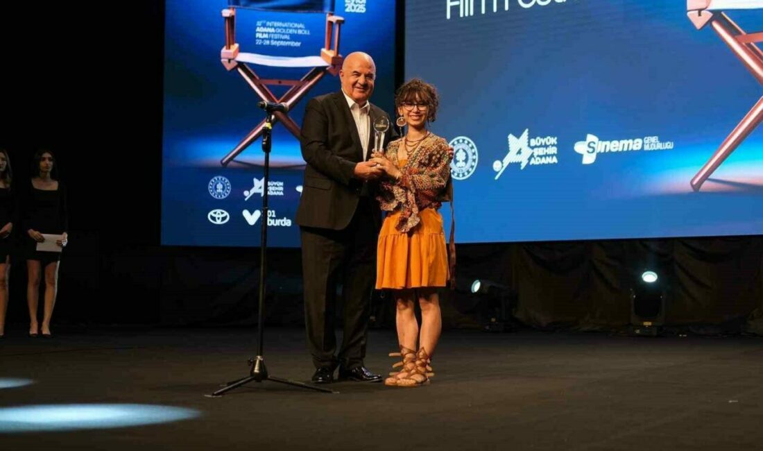 İnegöl Belediyesi Şehir Tiyatrosu kursiyeri, Adnan Menderes Üniversitesi İletişim Fakültesi