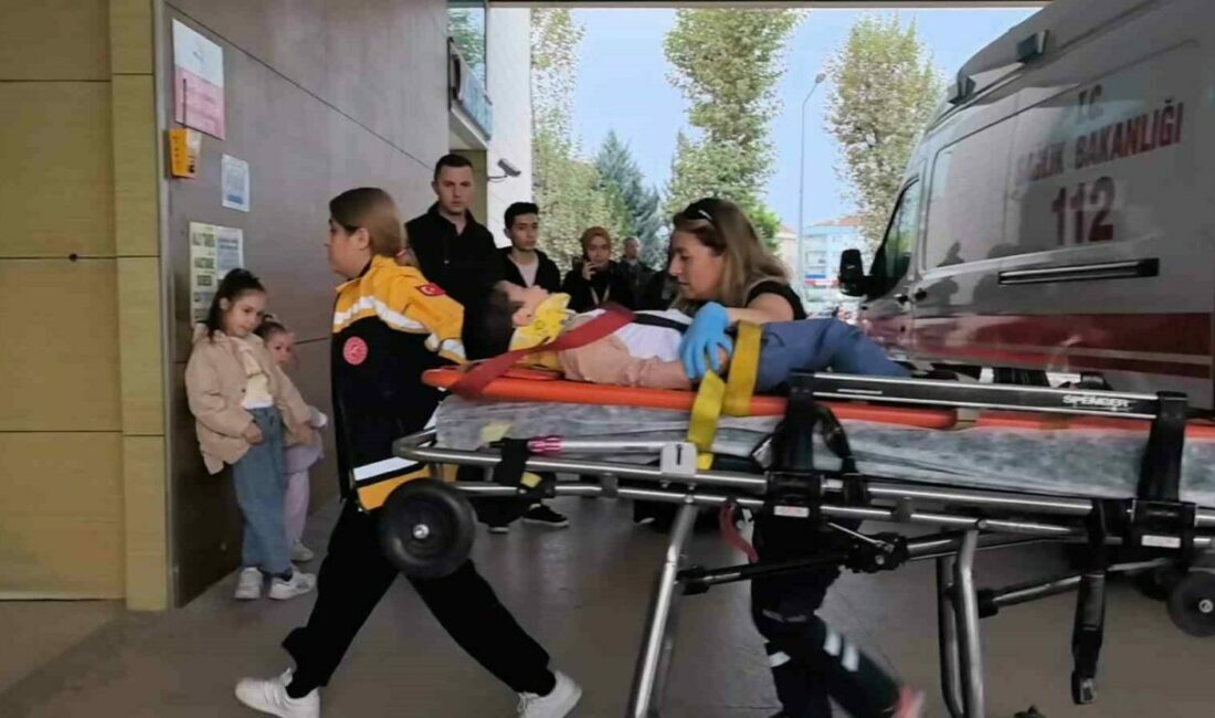 Bursa’nın İnegöl ilçesinde 3. katın penceresinden düşen 5 yaşındaki çocuk
