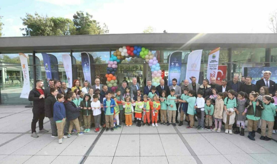 İnegöl’de bilim şöleni başladı İnegöl Belediyesi ile İl Milli Eğitim Müdürlüğü tarafından düzenlenen Bilim