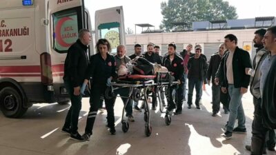 Bursa’nın İnegöl ilçesinde meydana gelen olayda devrilen iskelenin altında kalan