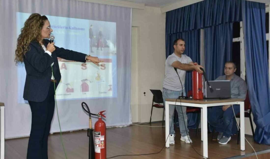 Karacabey Belediyesi’nden öğrencilere ’yangın eğitimi’ Karacabey Belediyesi, gençlerin afetlere karşı bilinçlenmesi amacıyla eğitim çalışmalarını sürdürüyor.