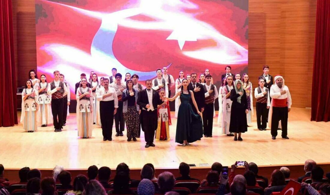 Kestel’de Cumhuriyet Bayramı coşkusu Kestel Belediyesi, Cumhuriyet’in 102. yılı etkinlikleri çerçevesinde Muhsin Yazıcıoğlu Kültür