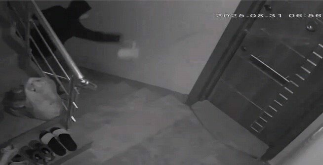 Bursa’nın İnegöl ilçesinde bir kişi, üst komşularını yaptığı davranışlarla hayatından