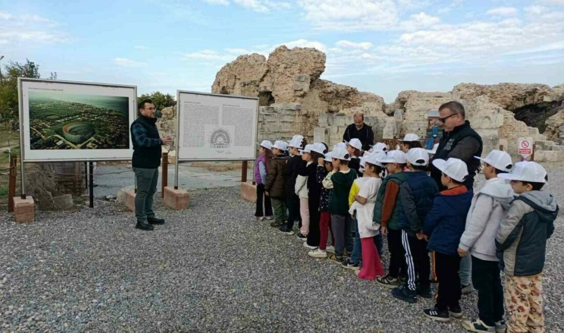 Bursa Büyükşehir Belediyesi tarafından düzenlenen ‘İznik Kazı Günlükleri Atölyeleri’ne katılan