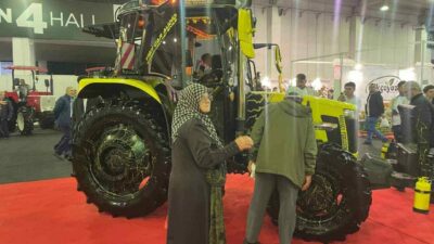 Bursa’da düzenlenen Bursa Tarım Fuarı’nda sergilenen fiyatları 1,5 milyon ila 6