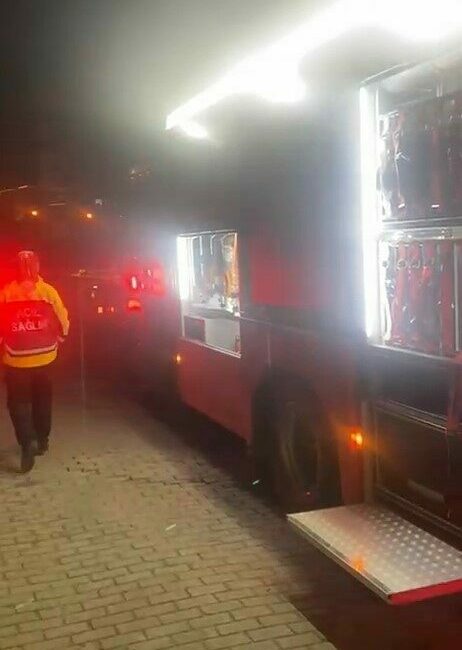 Mudanya’da bir apartmanda 4’üncü kez yangın paniği: Aynı şahıs gözaltında Bursa’nın Mudanya ilçesi Güzelyalı Mahallesi’nde uyuşturucu kullandığı ve sattığı iddia