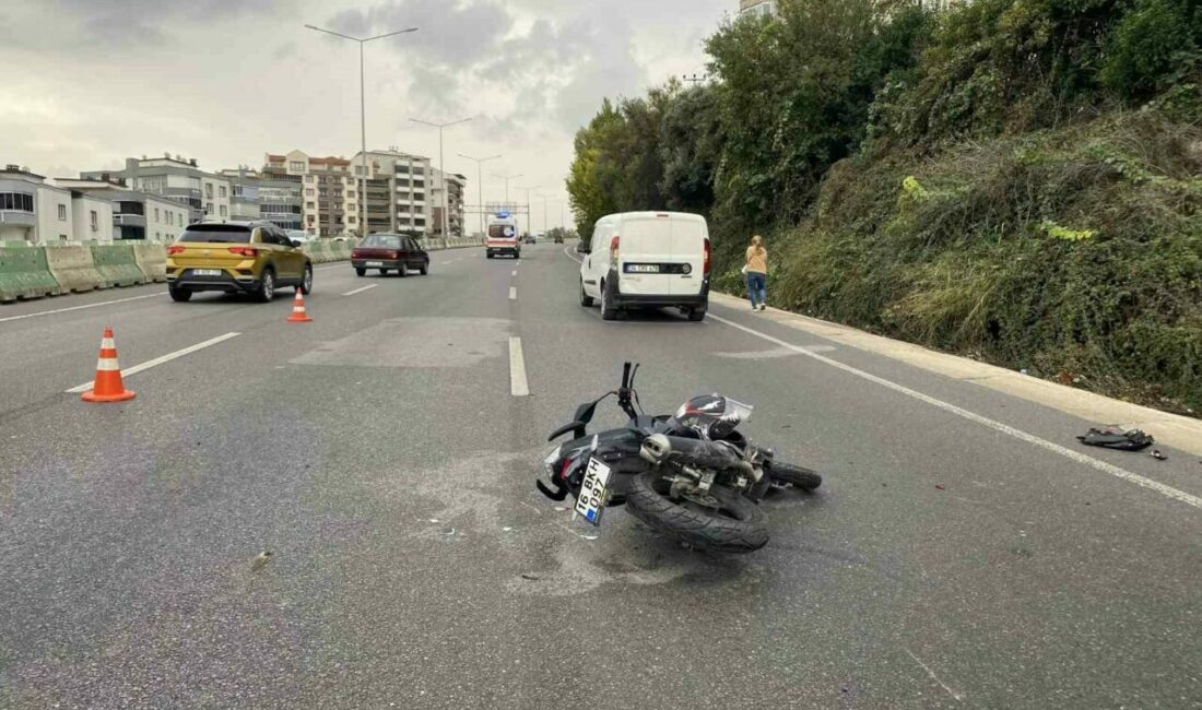 Mudanya’da trafik kazası : 1 yaralı Bursa’nın Mudanya ilçesinde motosikletin önündeki araca çarpması sonucu meydana gelen
