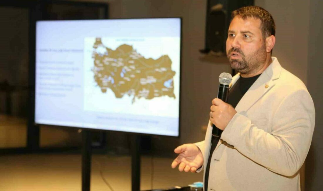Nilüfer’de ‘Arkeoloji Gündemi’ başladı Nilüfer Belediyesi, tarih ve arkeoloji meraklılarını bir araya getirdiği “Arkeoloji