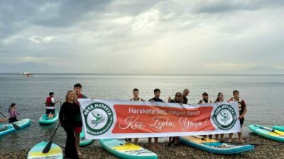 Bursa’nın Mudanya ilçesinde lise öğrencileri suda dengede durmayı öğrendiler. Mudanya