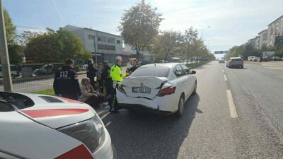 Bursa’nın Orhangazi ilçesinde kırmızı ışıkta duran kamyona çarpmamak için manevra