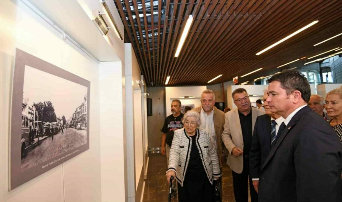 Osmangazi’de cumhuriyet ruhunu yansıtan fotoğraf sergisi Osmangazi Belediyesi’nin Cumhuriyet’in 102’nci yılı kutlamaları kapsamında Bursa Sinema ve