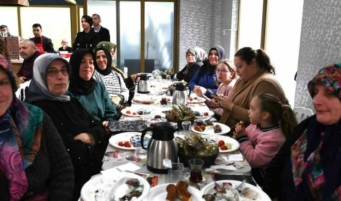 Osmangazi’de hizmet sahada şekilleniyor Osmangazi’de yaşayan vatandaşlarla daha güçlü iletişim kurmak ve hizmetleri yerinde