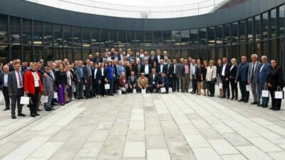 Bursa Osmangazi’de Muhtarlar Günü buluşması gerçekleşti. Osmangazi Belediye Başkanı Erkan