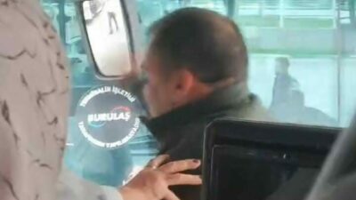 Bursa’da otobüs şoförüyle tartışan yolcu yakını, yumruklu kavgaya tutuştu. O