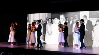 Öğrencilerin ’Cumhuriyetin Işığı’ temasıyla gerçekleştirdiği kutlamalar, büyük beğeni topladı. Cumhuriyet