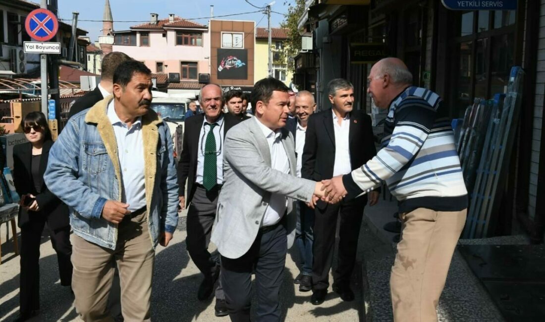 Tahtakale Köylü Pazarı eski haline kavuşuyor Osmangazi Belediye Başkanı Erkan Aydın, Cuma ziyaretleri kapsamında Tahtakale Mahallesini
